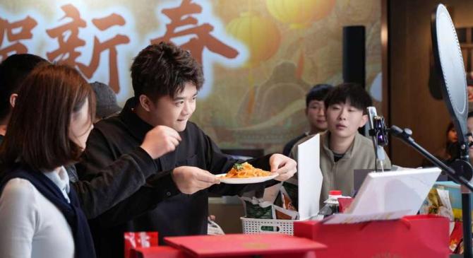19万点赞的非遗美食，被直播“救活”了